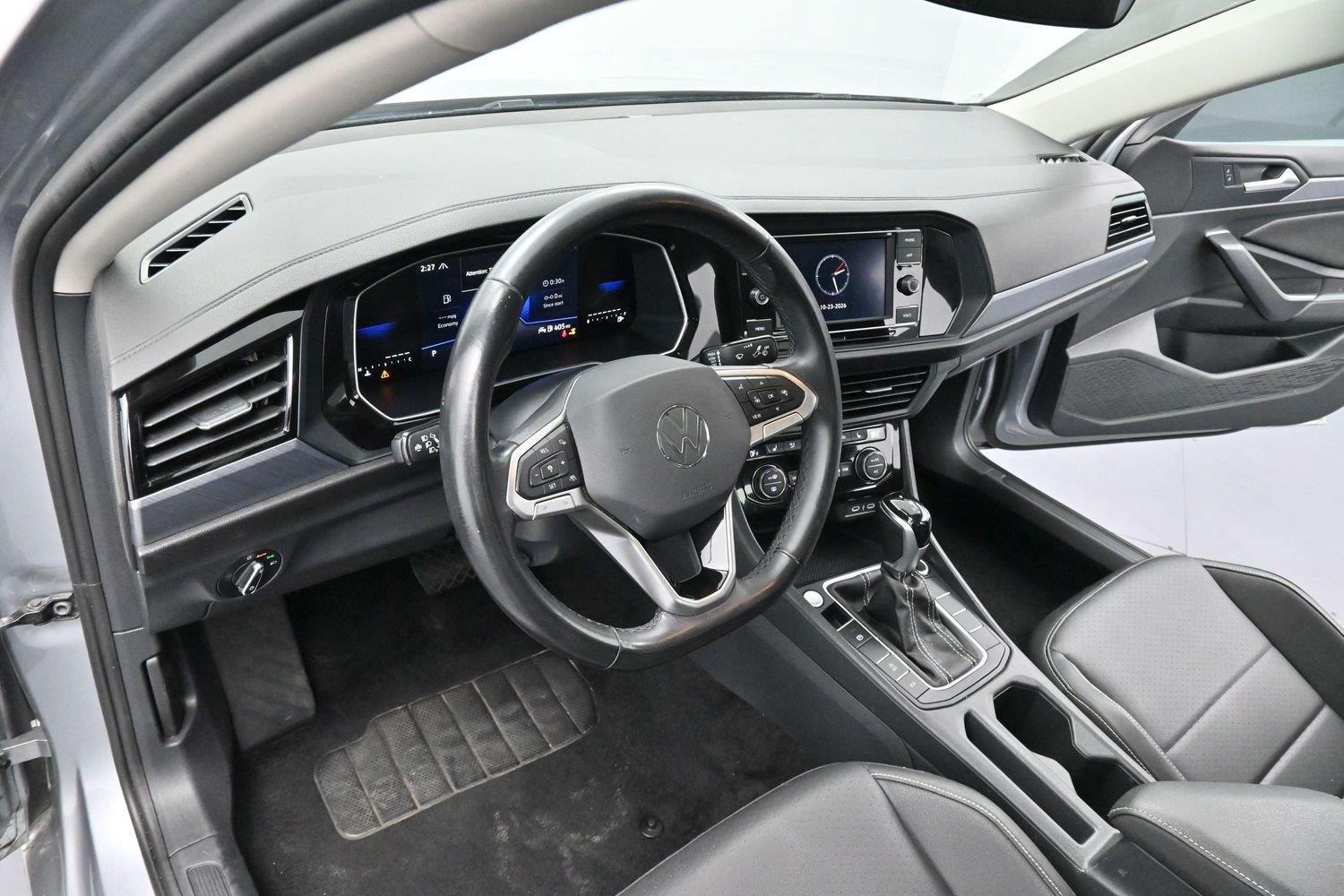 Used 2024 Volkswagen Jetta SE FWD image 13