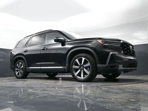 Certified 2025 Honda Pilot Touring image 41