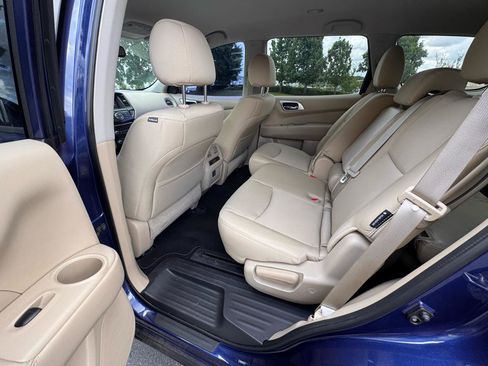 Used 2018 Nissan Pathfinder SV FWD image 18