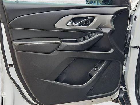 Certified 2019 Chevrolet Traverse LT FWD image 11