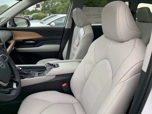 New 2024 Toyota Grand Highlander Limited image 20