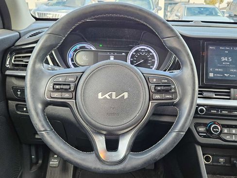Certified 2022 Kia Niro LXS image 21