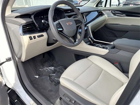 Used 2024 Cadillac XT6 Premium Luxury w/ Technology Package image 11