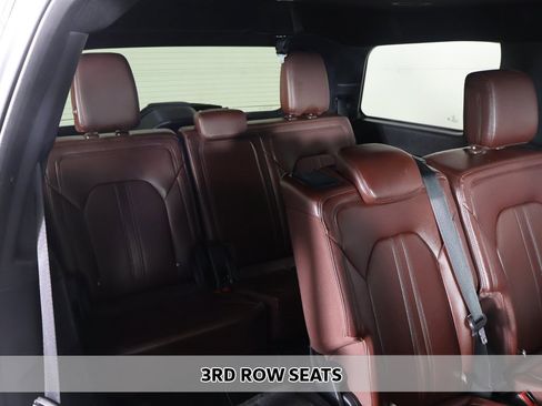 Used 2024 Ford Expedition Limited image 10