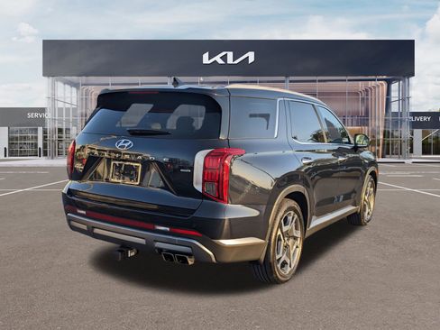 Used 2023 Hyundai Palisade SEL w/ Cargo Package image 4