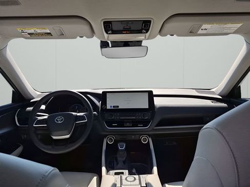 Used 2024 Toyota Grand Highlander XLE image 23