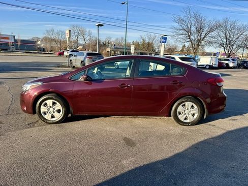 Used 2017 Kia Forte LX image 4