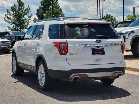 Used 2017 Ford Explorer Limited w/ Equipment Group 301A AWD/4WD image 3