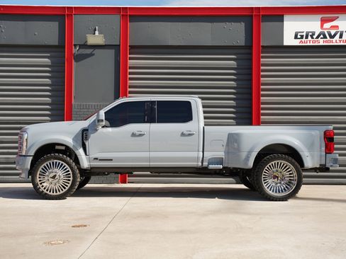 Used 2026 Ford F450 Platinum w/ Platinum Plus Package image 13