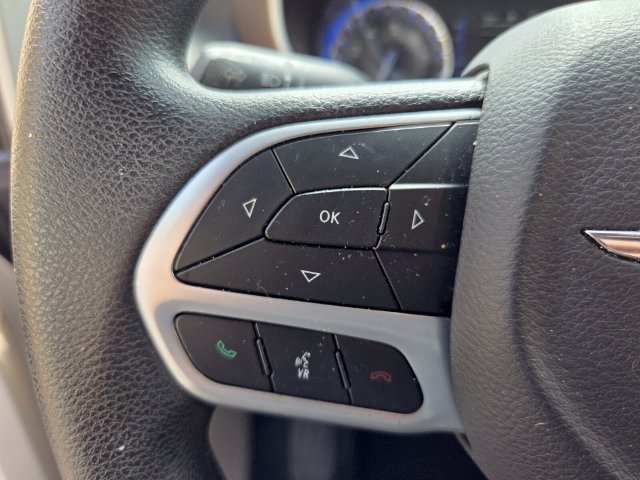 Used 2020 Chrysler Voyager LX FWD image 21