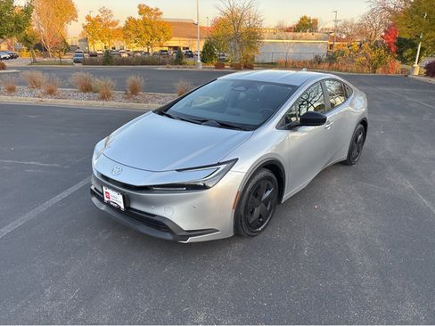 Used 2024 Toyota Prius LE image 14
