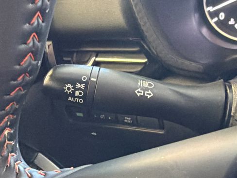 Used 2025 Nissan Sentra SR FWD image 36