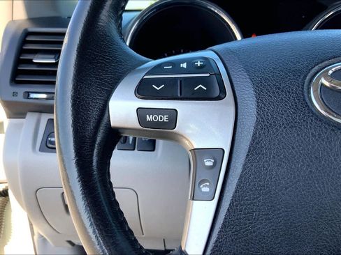 Used 2013 Toyota Highlander Limited image 23