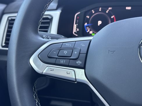 Used 2023 Volkswagen Atlas Cross Sport SE w/ Panoramic Sunroof Package FWD image 29