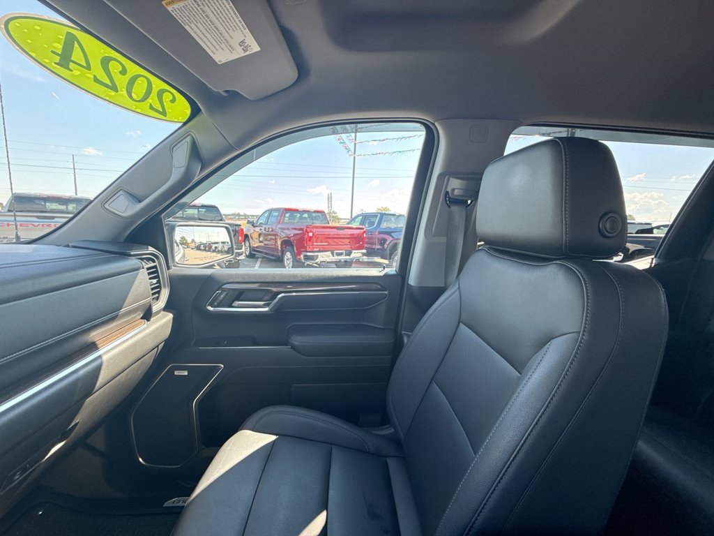 Used 2024 Chevrolet Silverado 1500 RST w/ Convenience Package II AWD/4WD image 31
