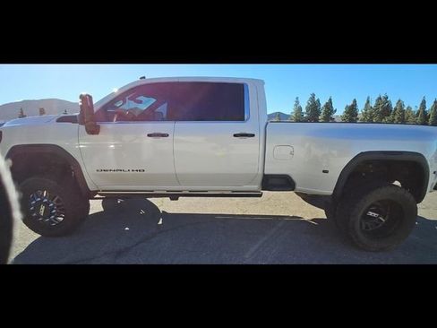 Used 2023 GMC Sierra 3500 Denali w/ Denali Ultimate Package image 4