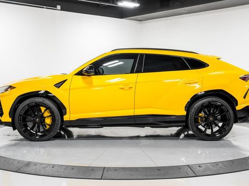 Used 2022 Lamborghini Urus AWD/4WD image 6