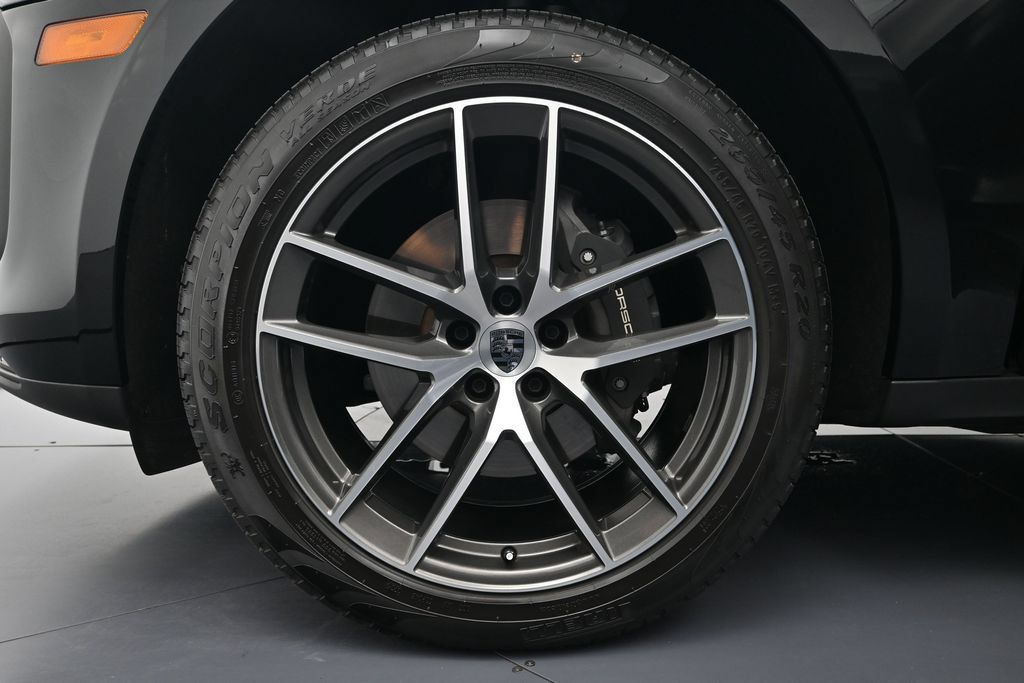 Used 2026 Porsche Macan AWD/4WD image 26