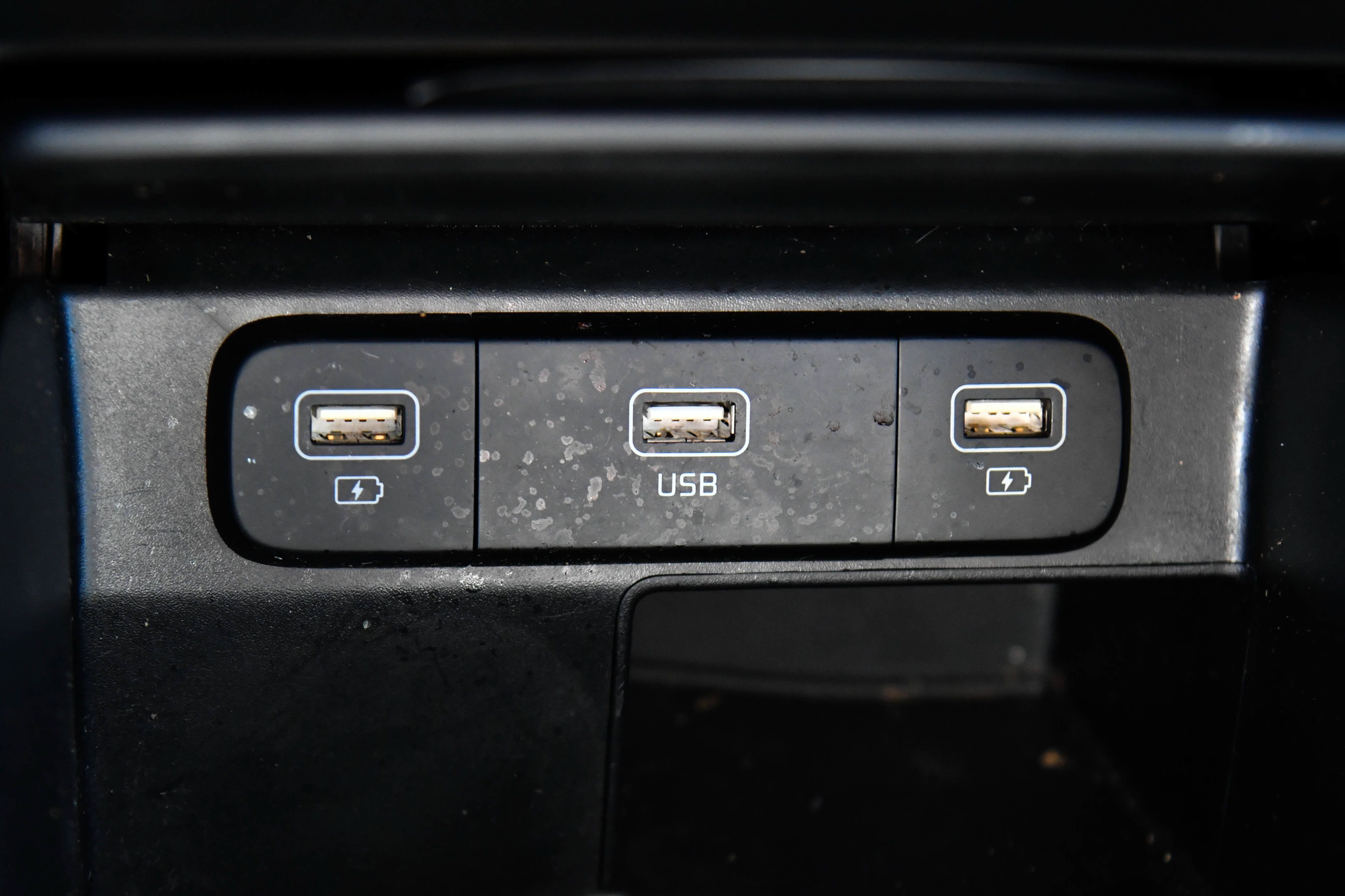 Used 2022 Kia Sorento S w/ Panoramic Sunroof Package FWD image 25