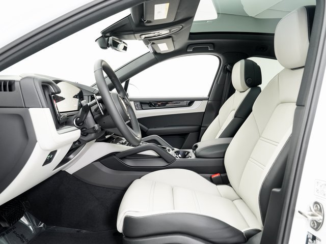 Certified 2026 Porsche Cayenne Coupe AWD/4WD image 6