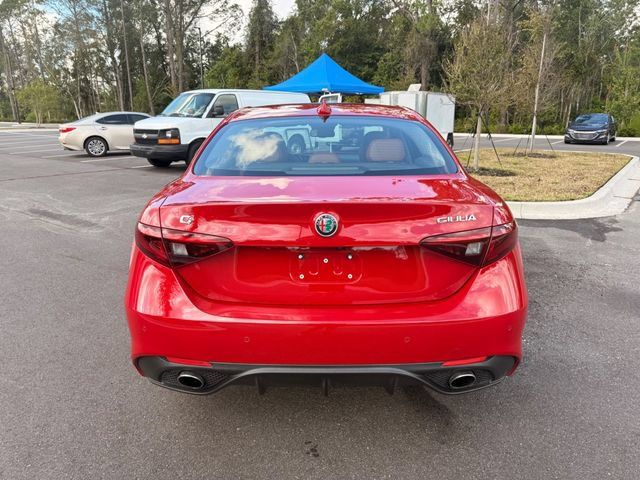 Used 2018 Alfa Romeo Giulia Ti Sport w/ Quick Order Package 22S Sport AWD/4WD image 17