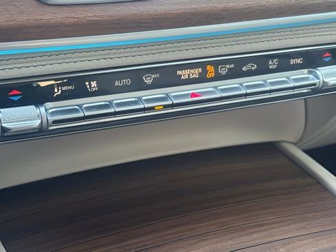 Used 2024 Mercedes-Benz GLE 350 4MATIC image 45