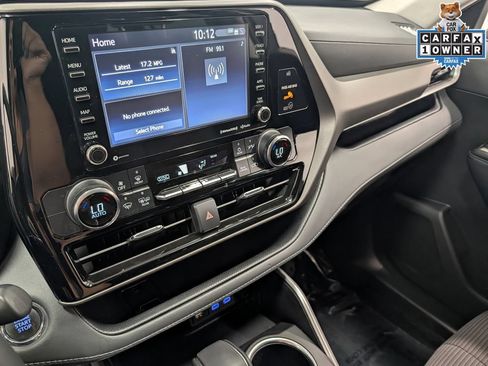 Used 2022 Toyota Highlander LE AWD/4WD image 12