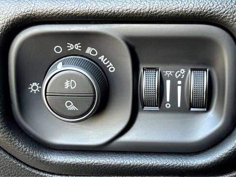 Used 2023 RAM 1500 Laramie RWD image 14
