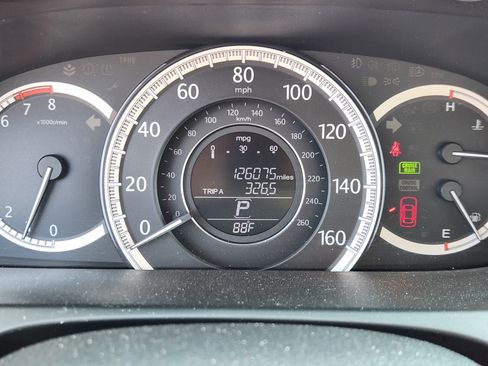 Used 2015 Honda Accord EX image 9