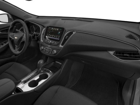 Used 2017 Chevrolet Malibu LT FWD image 10