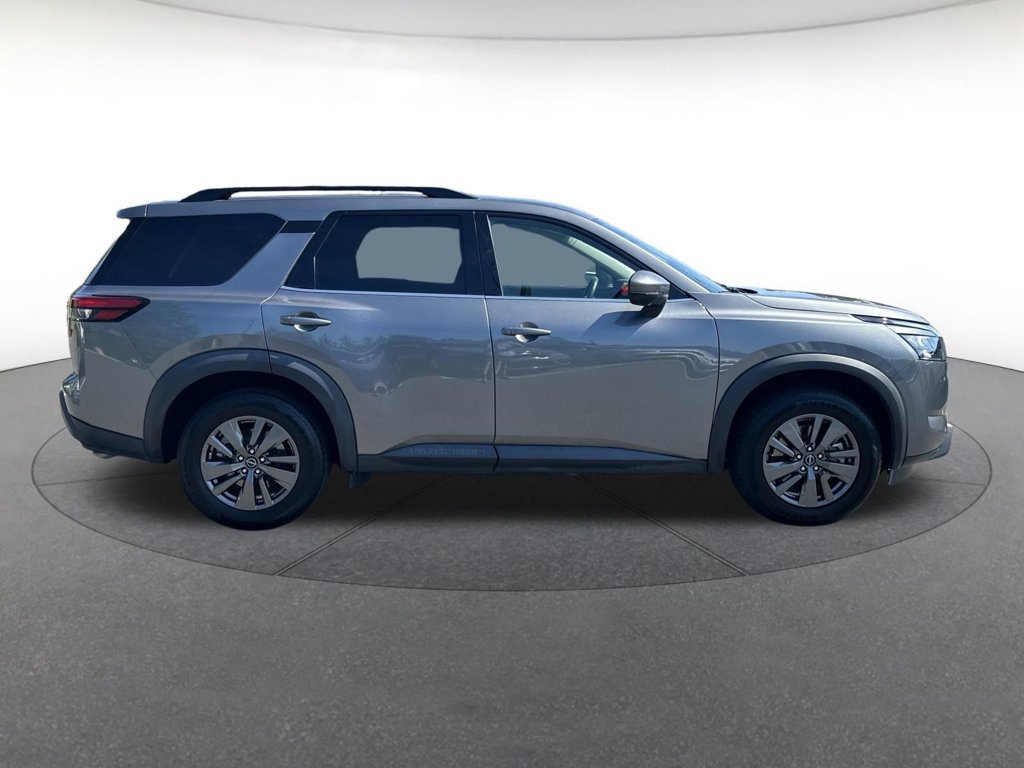 Used 2024 Nissan Pathfinder SV FWD image 7
