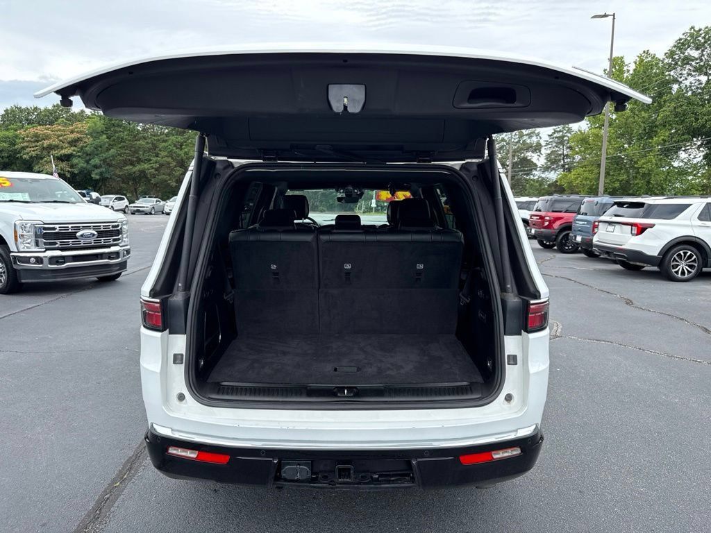 Used 2024 Jeep Wagoneer Series II w/ Flexible Seating Group RWD image 30