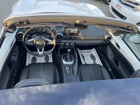 Used 2020 MAZDA MX-5 Miata RF Grand Touring RWD image 28