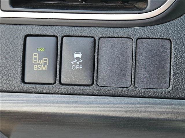 Used 2015 Toyota Camry XLE w/ Moonroof Package FWD image 7
