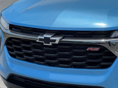 Used 2025 Chevrolet Trax RS w/ Sunroof Package FWD image 31