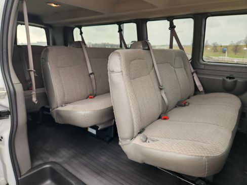 Used 2023 Chevrolet Express 3500 LS image 29