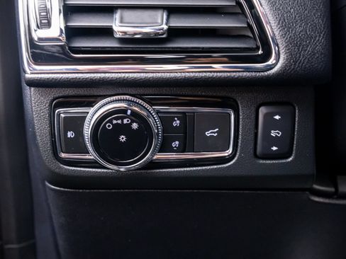 Used 2019 Lincoln Navigator Reserve AWD/4WD image 21