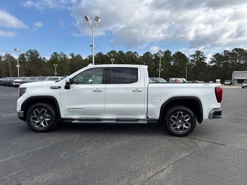 New 2026 GMC Sierra 1500 SLT image 7