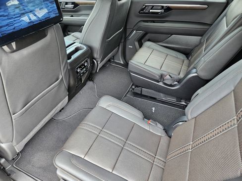 New 2026 Chevrolet Suburban High Country AWD/4WD image 20
