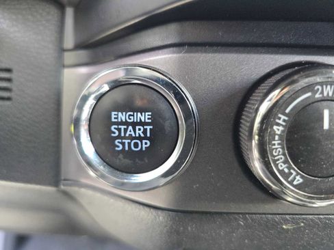 Certified 2022 Toyota Tacoma TRD Off-Road image 30