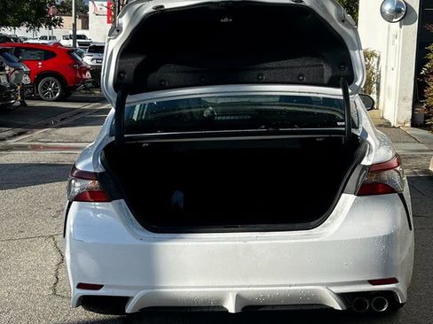 Used 2024 Toyota Camry SE image 6