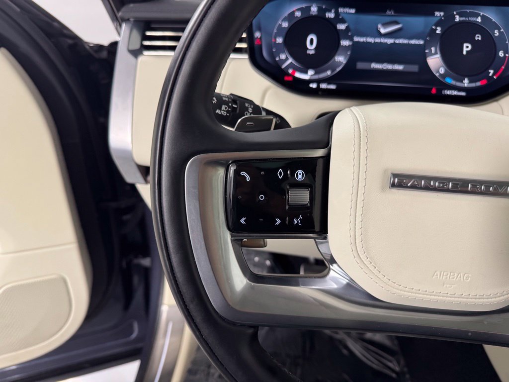 Used 2025 Land Rover Range Rover SE AWD/4WD image 16