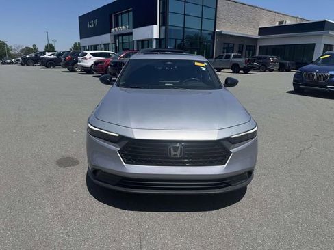 Used 2023 Honda Accord Sport image 2