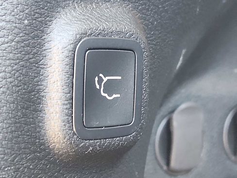 Certified 2023 Jeep Cherokee Altitude Lux image 28