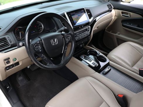 Used 2016 Honda Pilot Touring image 4