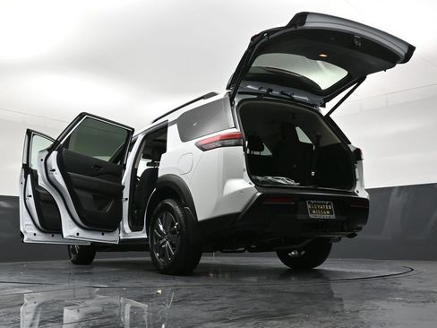 New 2026 Nissan Pathfinder SV AWD/4WD image 39