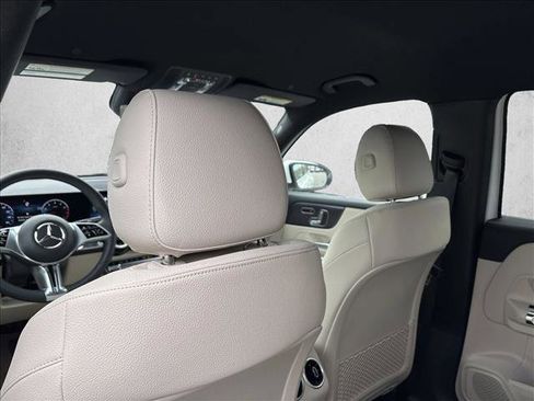 Certified 2025 Mercedes-Benz GLB 250 image 19