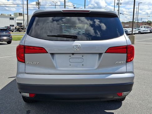 Used 2018 Honda Pilot EX image 5