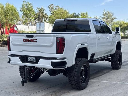Used 2024 GMC Sierra 2500 Denali Ultimate AWD/4WD image 3