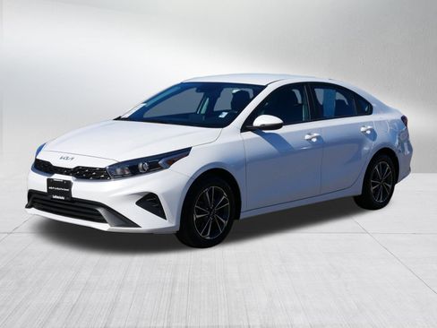 Certified 2024 Kia Forte LXS w/ LXS Technology Package image 3